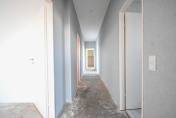 DIETZ! Büro-, Praxis oder sonstige Gewerberäume – zentrale Lage von Babenhausen! Fitnessstudio im EG - Flur 2. OG (664029)