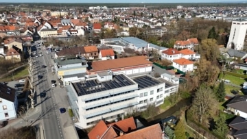 DIETZ! Büro-, Praxis oder sonstige Gewerberäume – zentrale Lage von Babenhausen! Fitnessstudio im EG - Luftansicht (664042)