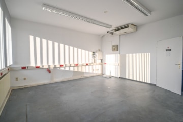 DIETZ! Büro-, Praxis oder sonstige Gewerberäume – zentrale Lage von Babenhausen! Fitnessstudio im EG - Büro 2. OG (664003)