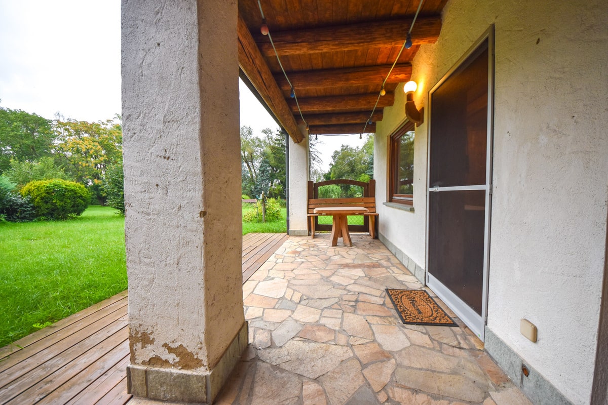 überdachte Terrasse