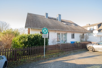 Familienfreundliches Einfamilienhaus in charmanter Lage von Reinheim-Ueberau! - Außenansicht (654722)