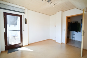 Familienfreundliches Einfamilienhaus in charmanter Lage von Reinheim-Überau! - Schlafzimmer 1 von 2 DG (637920)