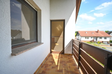 Familienfreundliches Einfamilienhaus in charmanter Lage von Reinheim-Überau! - Loggia DG (637922)