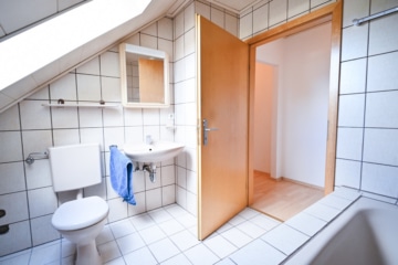 Familienfreundliches Einfamilienhaus in charmanter Lage von Reinheim-Überau! - TGL-Bad mit Wanne (637926)