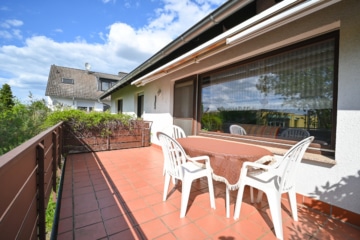 Familienfreundliches Einfamilienhaus in charmanter Lage von Reinheim-Überau! - Großer Balkon EG (637931)