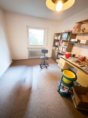 Familienfreundliches Einfamilienhaus in charmanter Lage von Reinheim-Überau! - Schlafzimmer 1 von 2 EG (637910)