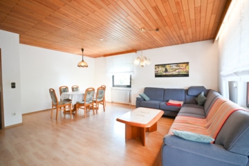 Familienfreundliches Einfamilienhaus in charmanter Lage von Reinheim-Überau! - Wohn und Essbereich EG (637905)