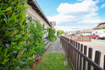 Familienfreundliches Einfamilienhaus in charmanter Lage von Reinheim-Überau! - Vorgarten (637903)