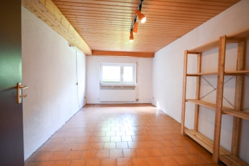 Familienfreundliches Einfamilienhaus in charmanter Lage von Reinheim-Überau! - Zimmer 2 von 3 KG (637937)