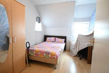 DIETZ: RESERVIERT! Einfamilienhaus mit Balkon in unmittelbarer Nähe der Dieburger Fußgängerzone! - Schlafzimmer 4 OG (642046)