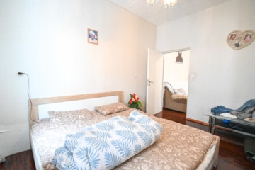 DIETZ: RESERVIERT! Einfamilienhaus mit Balkon in unmittelbarer Nähe der Dieburger Fußgängerzone! - Schlafzimmer 2 EG (642039)