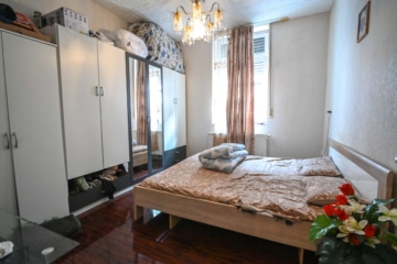 DIETZ: RESERVIERT! Einfamilienhaus mit Balkon in unmittelbarer Nähe der Dieburger Fußgängerzone! - Schlafzimmer 2 EG (642038)