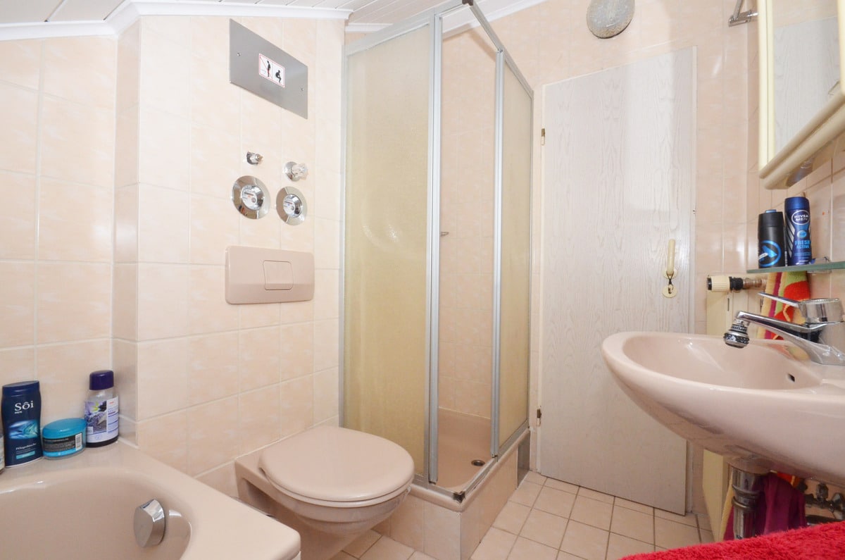 Badewanne und Dusche1