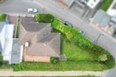 DIETZ: Gepflegter Bungalow mit herrlichem Garten und Garage in beliebter Wohnlage! - Draufsicht