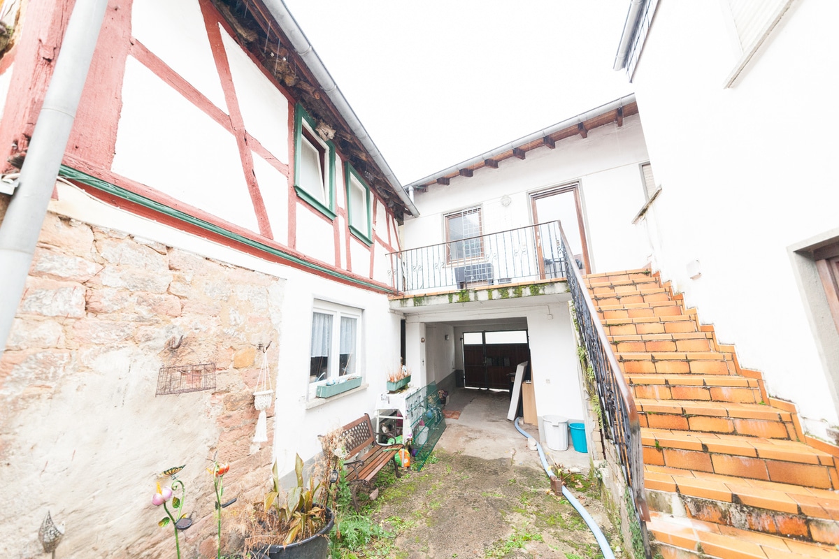 Eingang 2 Zi Wohnung Torhaus