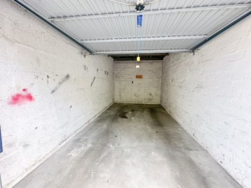 DIETZ: Provisionsfreie 4 Zi. ETW im 5. OG mit Aufzug, Loggia, Keller, eigener Garage! SOFORT FREI! - Garage (641956)