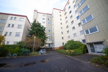 DIETZ: Provisionsfreie 4 Zi. ETW im 5. OG mit Aufzug, Loggia, Keller, eigener Garage! SOFORT FREI! - Eingangsbereich (644620)