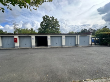 DIETZ: Provisionsfreie 4 Zi. ETW im 5. OG mit Aufzug, Loggia, Keller, eigener Garage! SOFORT FREI! - Eigene Garage (641955)
