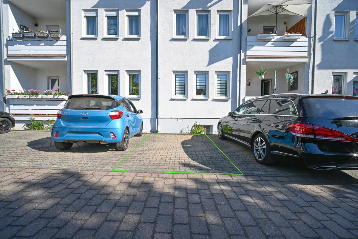 Eigener PKW-Stellplatz