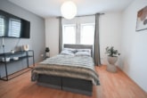 DIETZ: 3 Zimmer Erdgeschoss / Loggia - Wohnung in ruhiger bevorzugter Lage von Groß-Zimmern! - Schlafzimmer 1 von 2