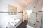 Tageslicht Badezimmer - DIETZ: TOP-Modernisierte 2-Zimmer-Wohnung im 1. Obergeschoss