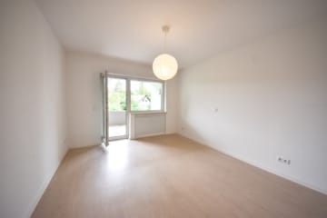 DIETZ: TOP-Modernisierte 2-Zimmer-Wohnung im 1. Obergeschoss - Schlafzimmer (658827)