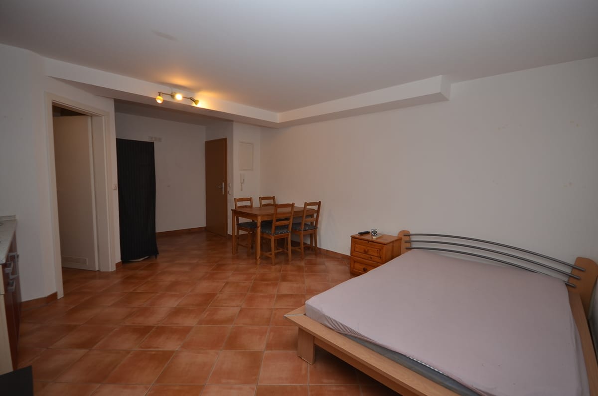 2937-lang4#Möbliert