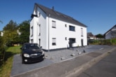 3-Familienhaus - DIETZ: Moderne 3-Zimmer-Dachgeschosswohnung mit optionaler Einbauküche – Ruhige Wohnlage!