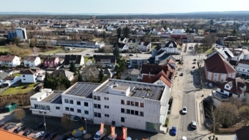 DIETZ! Büro-, Praxis oder sonstige Gewerberäume – zentrale Lage von Babenhausen! Fitnessstudio im EG - Luftansicht (664213)