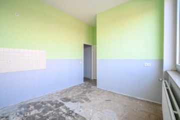 DIETZ! Büro-, Praxis oder sonstige Gewerberäume – zentrale Lage von Babenhausen! Fitnessstudio im EG - Küche 2. OG (664191)