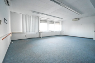 DIETZ! Büro-, Praxis oder sonstige Gewerberäume – zentrale Lage von Babenhausen! Fitnessstudio im EG - Büro 1. OG (664123)