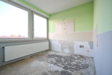 DIETZ! Büro-, Praxis oder sonstige Gewerberäume – zentrale Lage von Babenhausen! Fitnessstudio im EG - Küche 2. OG (664190)