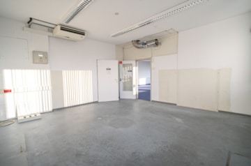 DIETZ! Büro-, Praxis oder sonstige Gewerberäume – zentrale Lage von Babenhausen! Fitnessstudio im EG - Büro 2. OG (664174)