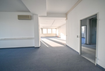 DIETZ! Büro-, Praxis oder sonstige Gewerberäume – zentrale Lage von Babenhausen! Fitnessstudio im EG - Büro 2. OG (664163)