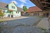 DIETZ: Altes Bauernhaus mit 500qm Nutzfläche in den Nebengebäuden - Bad König - Gumpersberg! - Innenhof