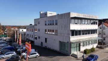 DIETZ! Büro-, Praxis oder sonstige Gewerberäume – zentrale Lage von Babenhausen! Fitnessstudio im EG - Luftansicht (664047)