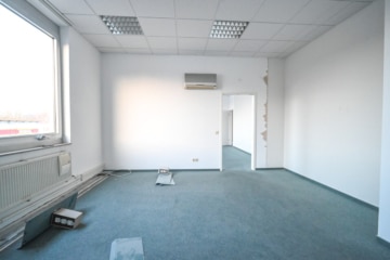 DIETZ! Büro-, Praxis oder sonstige Gewerberäume – zentrale Lage von Babenhausen! Fitnessstudio im EG - Büro 1. OG (664072)