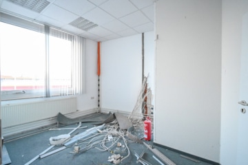 DIETZ! Büro-, Praxis oder sonstige Gewerberäume – zentrale Lage von Babenhausen! Fitnessstudio im EG - Büro 1. OG (664076)