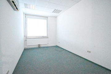 DIETZ! Büro-, Praxis oder sonstige Gewerberäume – zentrale Lage von Babenhausen! Fitnessstudio im EG - Büro 1. OG (664079)