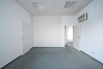 DIETZ! Büro-, Praxis oder sonstige Gewerberäume – zentrale Lage von Babenhausen! Fitnessstudio im EG - Büro 1. OG (664084)