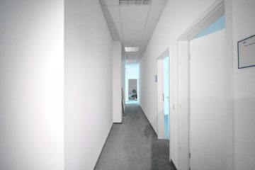 DIETZ! Büro-, Praxis oder sonstige Gewerberäume – zentrale Lage von Babenhausen! Fitnessstudio im EG - Flur 1. OG (664092)