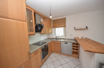 DIETZ: Einzugsbereite 2-Zimmer-Terrassenwohnung, eigener Garten, Einbauküche und Parkplatz! - Einbauküche inklusive (677268)