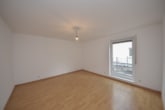 Schlafzimmer 1 von 1 - DIETZ: Einzugsbereite 2-Zimmer-Terrassenwohnung, eigener Garten, Einbauküche und Parkplatz!