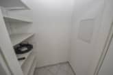 Abstellraum - DIETZ: Einzugsbereite 2-Zimmer-Terrassenwohnung, eigener Garten, Einbauküche und Parkplatz!