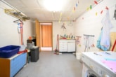 Waschküche KG - Großzügig geschnittenes Einfamilienhaus mit Doppelgarage, Garten und Terrassenkamin!