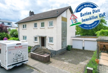 Großzügig geschnittenes Einfamilienhaus mit Doppelgarage, Garten und Terrassenkamin!, 64807 Dieburg, Einfamilienhaus zum Kauf