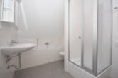 modernes Tageslichtbadezimmer - DIETZ: 2016 sanierte 3 Zimmer Dachgeschosswohnung Top modernisiert – Herrliche Wohnlage
