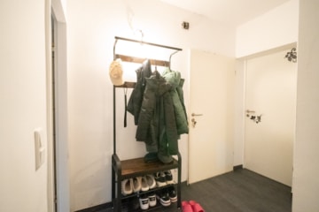 DIETZ: 2-Zimmer-Erdgeschosswohnung mit Balkon! Vermietet seit 2023 - Diele (653796)