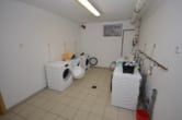 DIETZ: 3-4-Zimmer-Wohnung im EG+UG inklusive 40 m² Raum für Freiberufler, Hobby oder den Teenager! - Gemeinsame Waschküche
