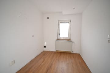 DIETZ: Freistehendes Einfamilienhaus in Pfungstadt! - Schlafzimmer 3 von 3 DG (645188)